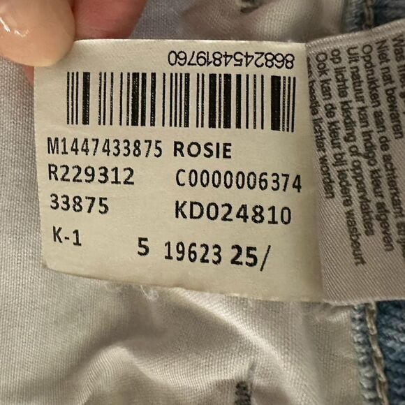Mavi ~ Women’s Rosie Denim Cutoff Shorts ~ size 25 / 5 ~ distressing throughout - Picture 13 of 13